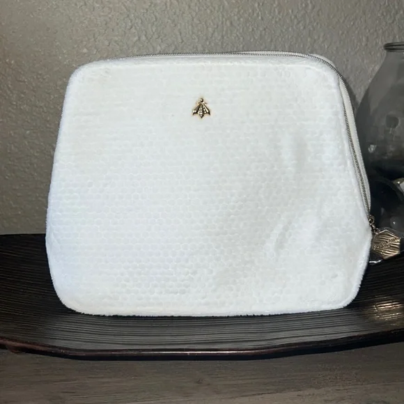 New cute Guerlain cosmetic bag BUNDLE 💄 - Picture 1 of 8